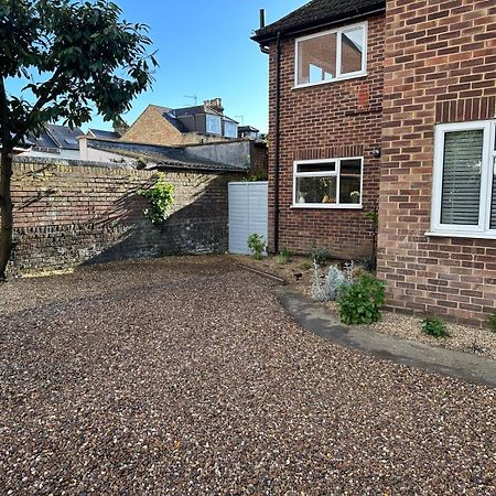 Large 2-Bedroom Maisonette With Free Parking Twickenham Bagian luar foto
