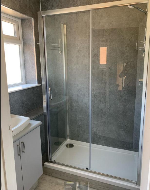 Large 2-Bedroom Maisonette With Free Parking Twickenham Bagian luar foto