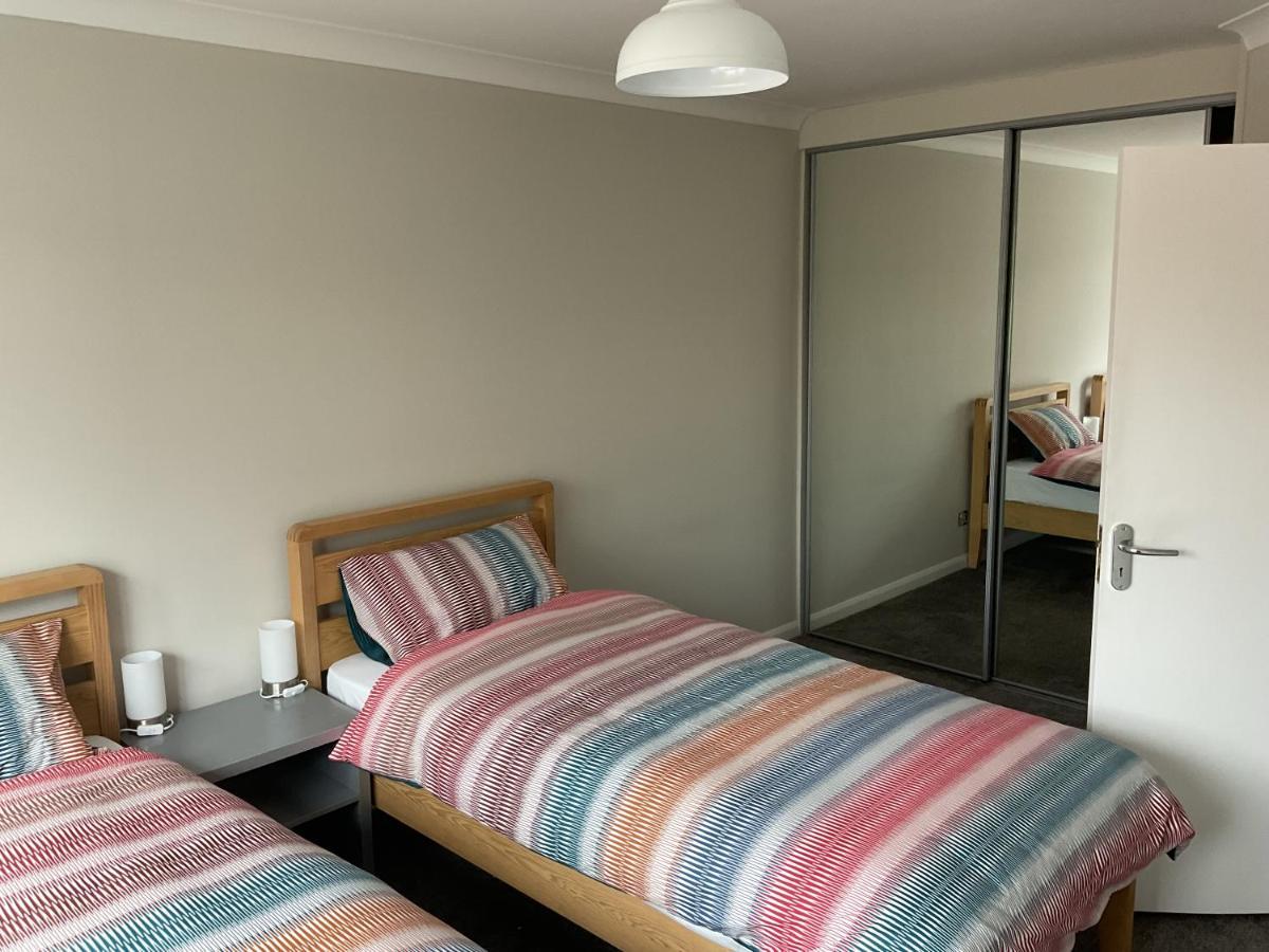 Large 2-Bedroom Maisonette With Free Parking Twickenham Bagian luar foto